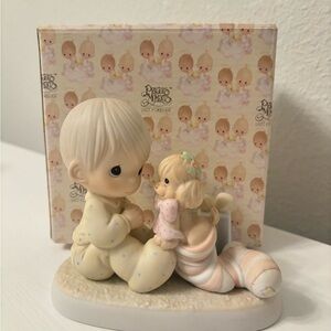 HOLIDAY Enesco Precious Moments Figurine - White and Cream